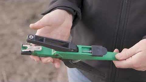 NEW! Easy Squeeze Cattle Tag Applicator by Shearwell (AUS)