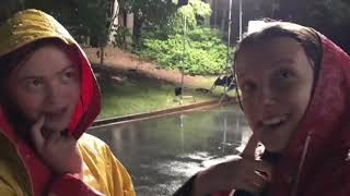 Stranger Things Kamera Arkası Komik Anlariyi Seyirler