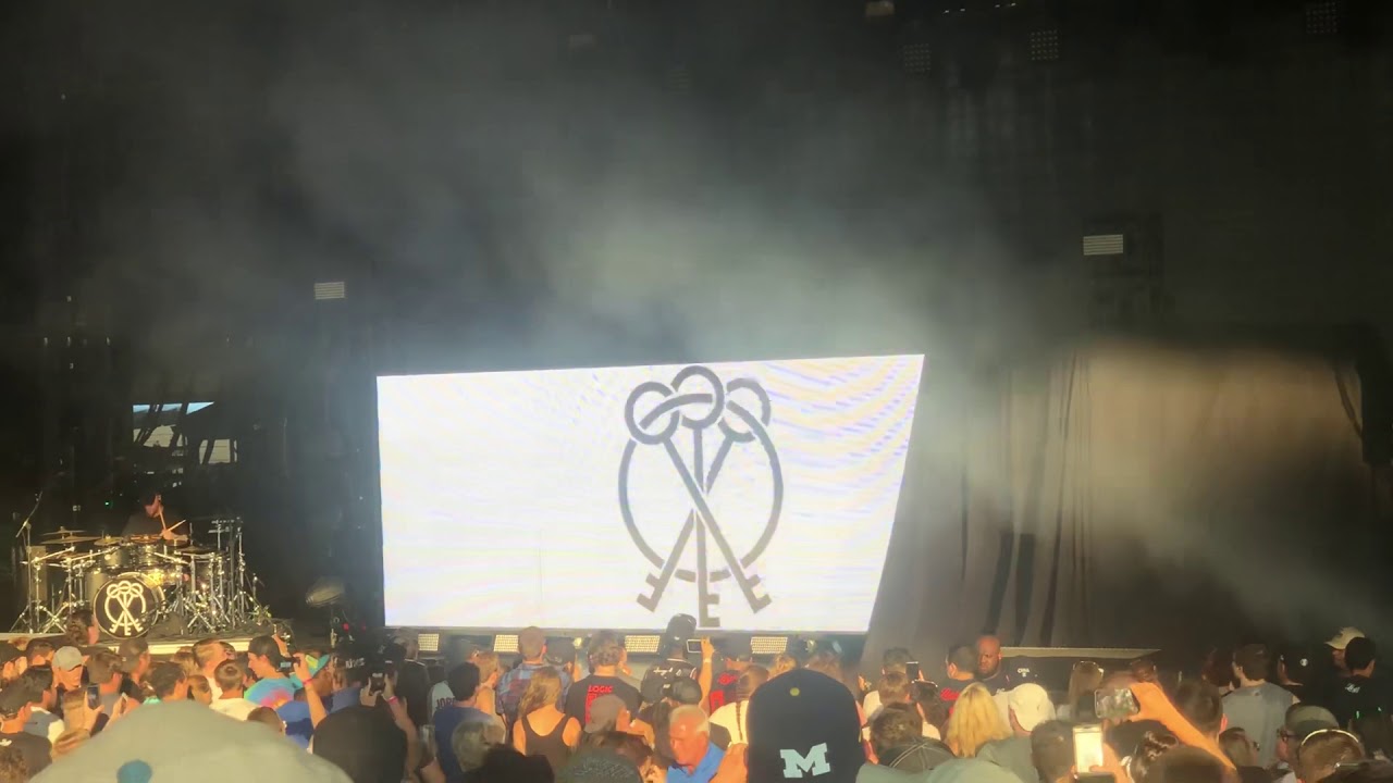 NF - Outcast (Intro) (Live) @ DTE Energy Music Theatre