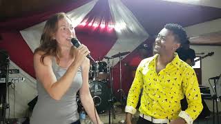 Dadi love Tsy atakaloko ( Feat avec vazaha) Live à Antananarivo