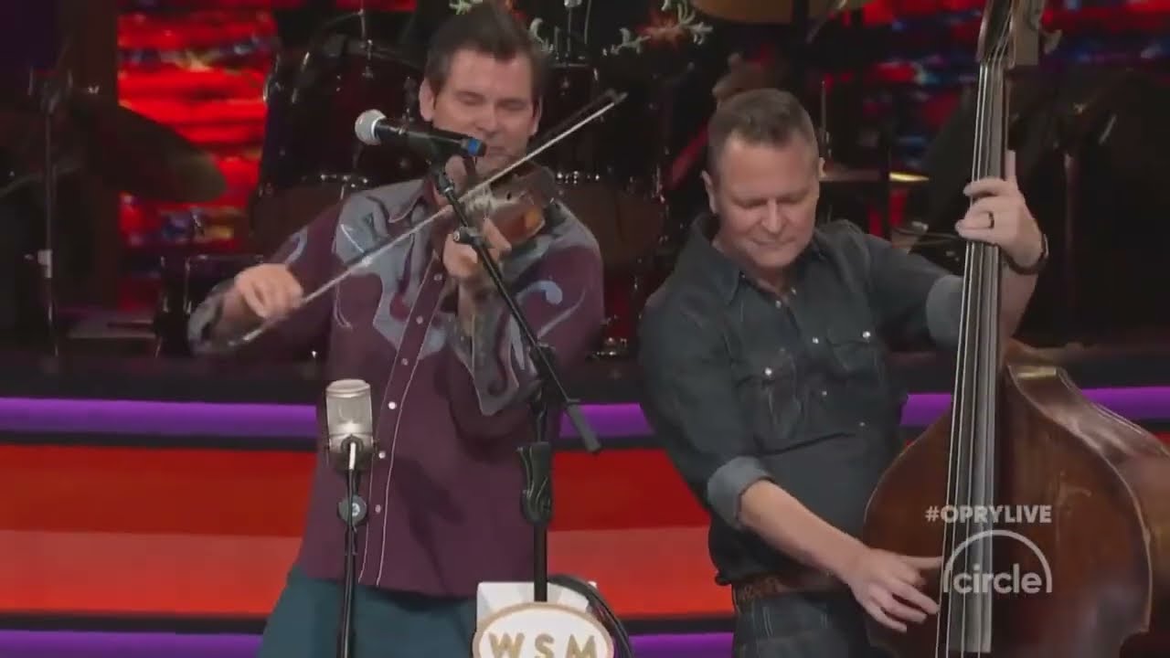 Wagon Wheel Old Crow Medicine Show at Grand Ole Opry