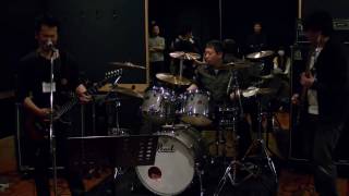 Watch Dizzy Mizz Lizzy Riff Sang video