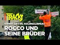 Kolonialismus wegflexen: Rocco Und Seine Brüder bauen den Kolonialkompass | Arte TRACKS