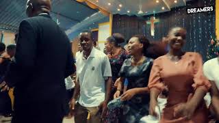 CHRISTINA SHUSHO LIVE @ DREMERS CENTER Nitendee  (SINGERI)