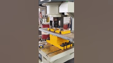 200T Hydraulic ironworker punching 35mm plate#ironworker #ironworkermachine #punching