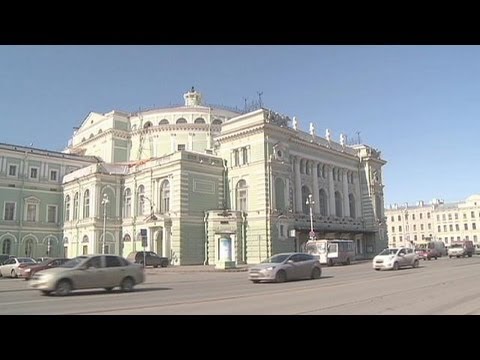 Video: Come Andare A Teatro A San Pietroburgo