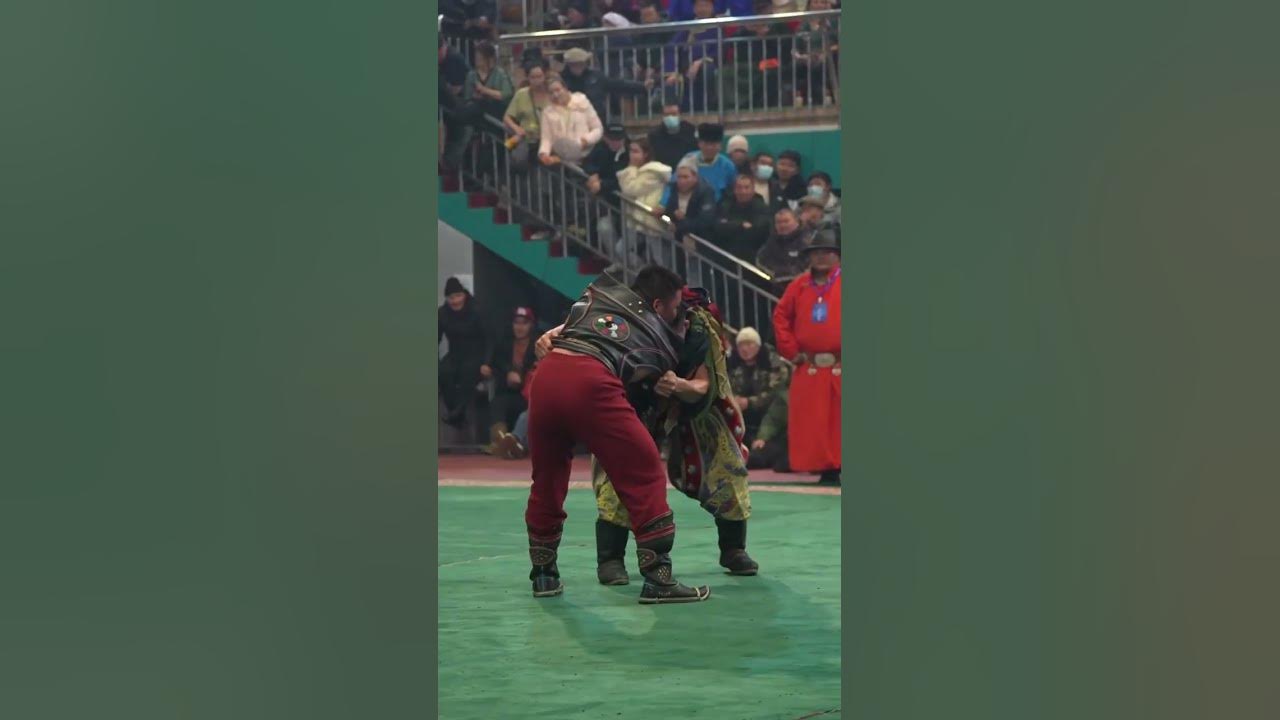 Өвөр Монголын залуу бөхчүүдийн барилдаан - YouTube