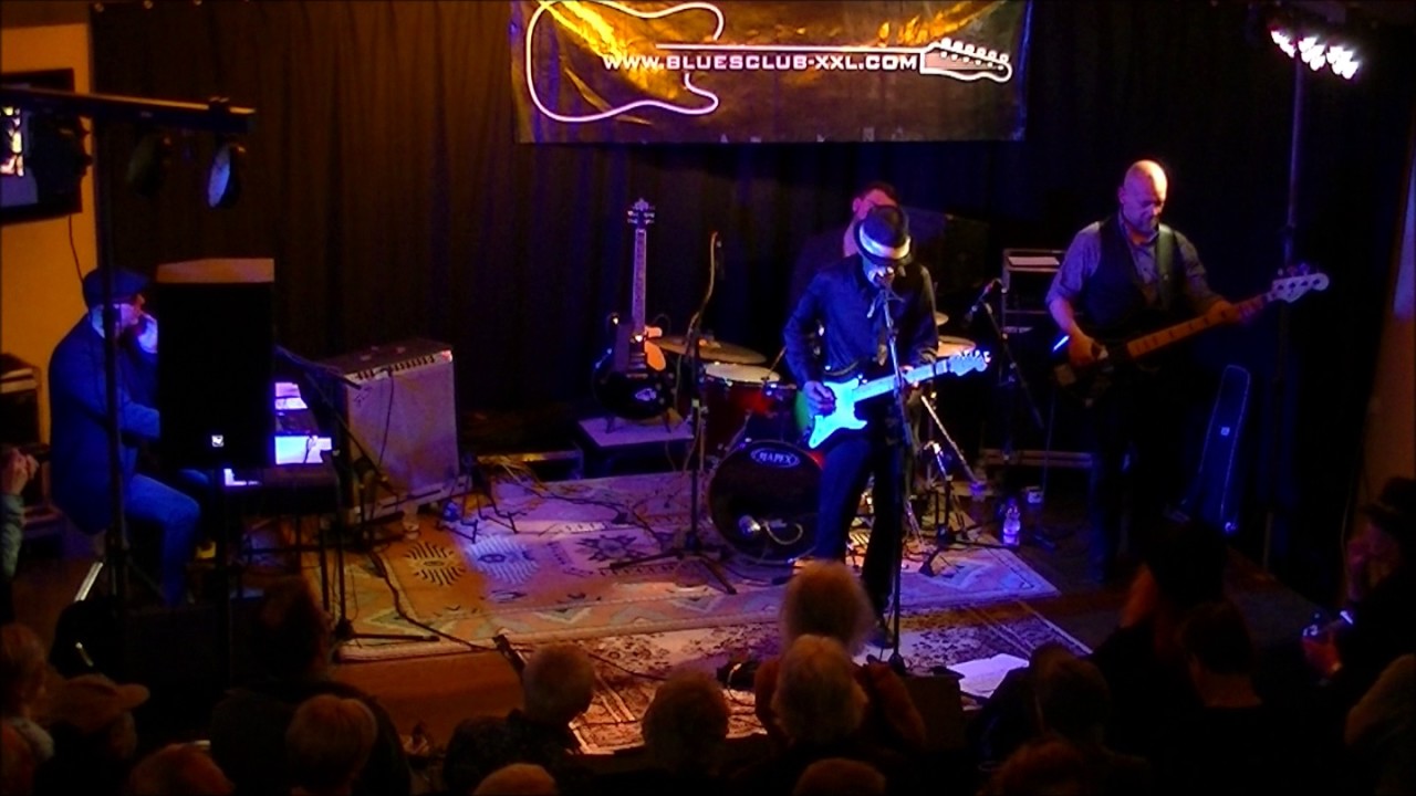 James Armstrong Lights are on, but nobody home (Albert Collins) YouTube