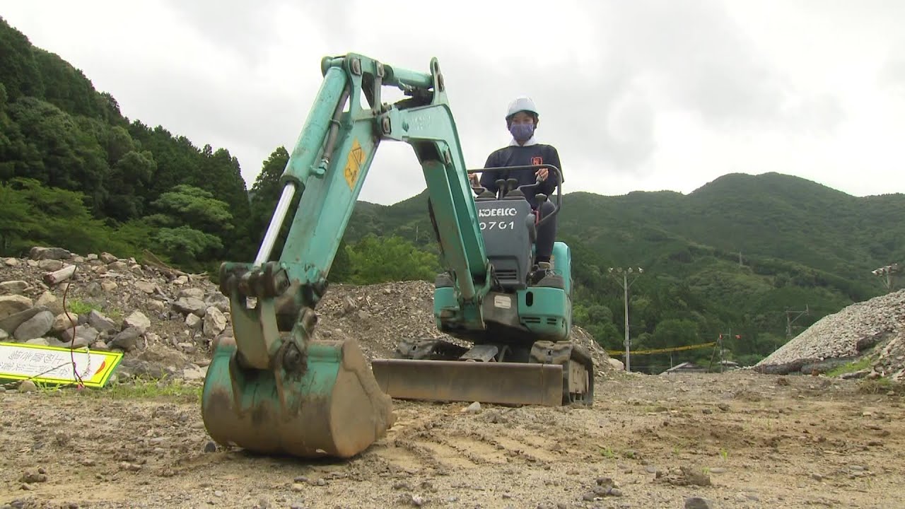 熊本豪雨「復旧を住民の力で」重機ボランティアが伝えたもの