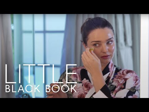 Vidéo: Soin Du Visage De Miranda Kerr Avec Sangsue