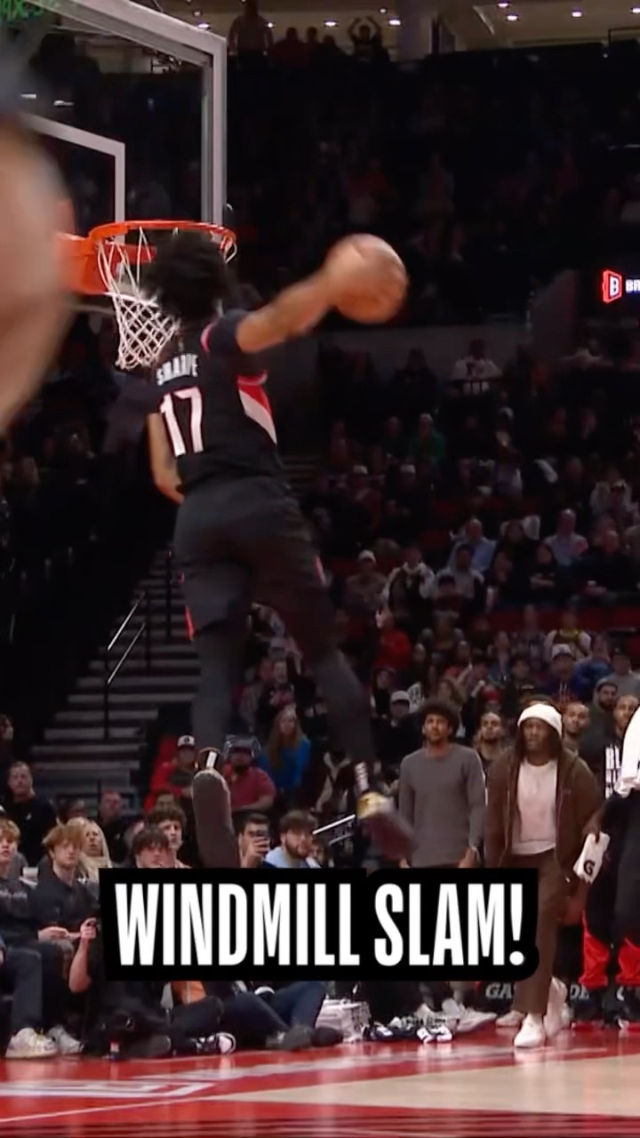 Shaedon Sharpe windmill slam!