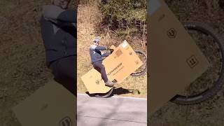 You know that moment when you can't wait to unpack your new bike completely 😎 #wheeliewednesday 🎉