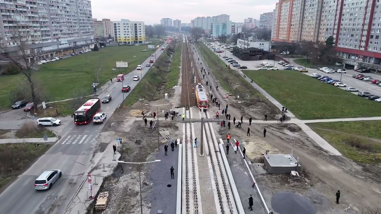 Po novej trati v Petržalke prešla prvá električka. Jungmannova - Janíkov dvor (19.12.2024)