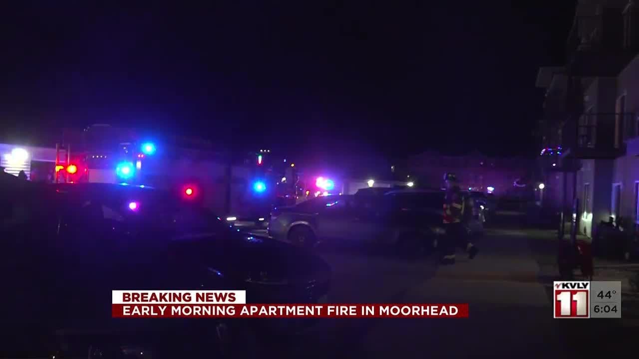 Early morning apartment fire in Moorhead - YouTube
