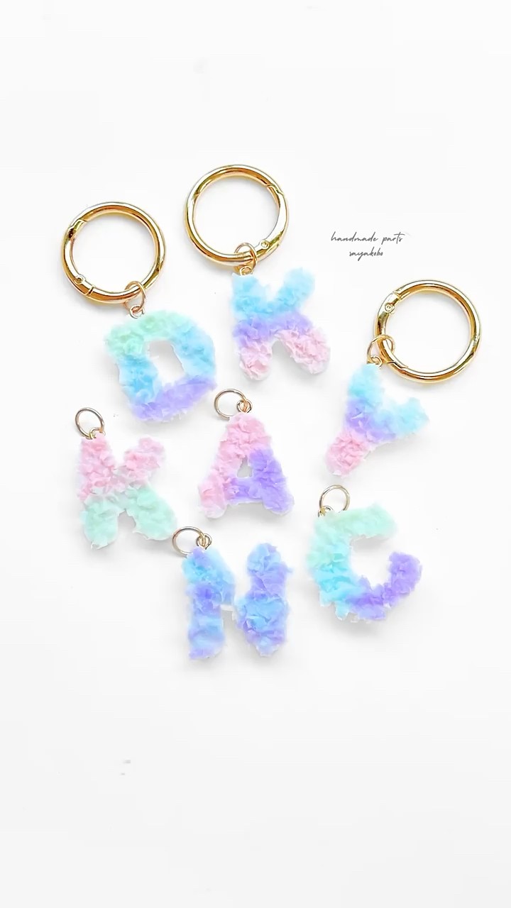 レジン】〇〇でイニシャルレジンアレンジしてみた💙How to make