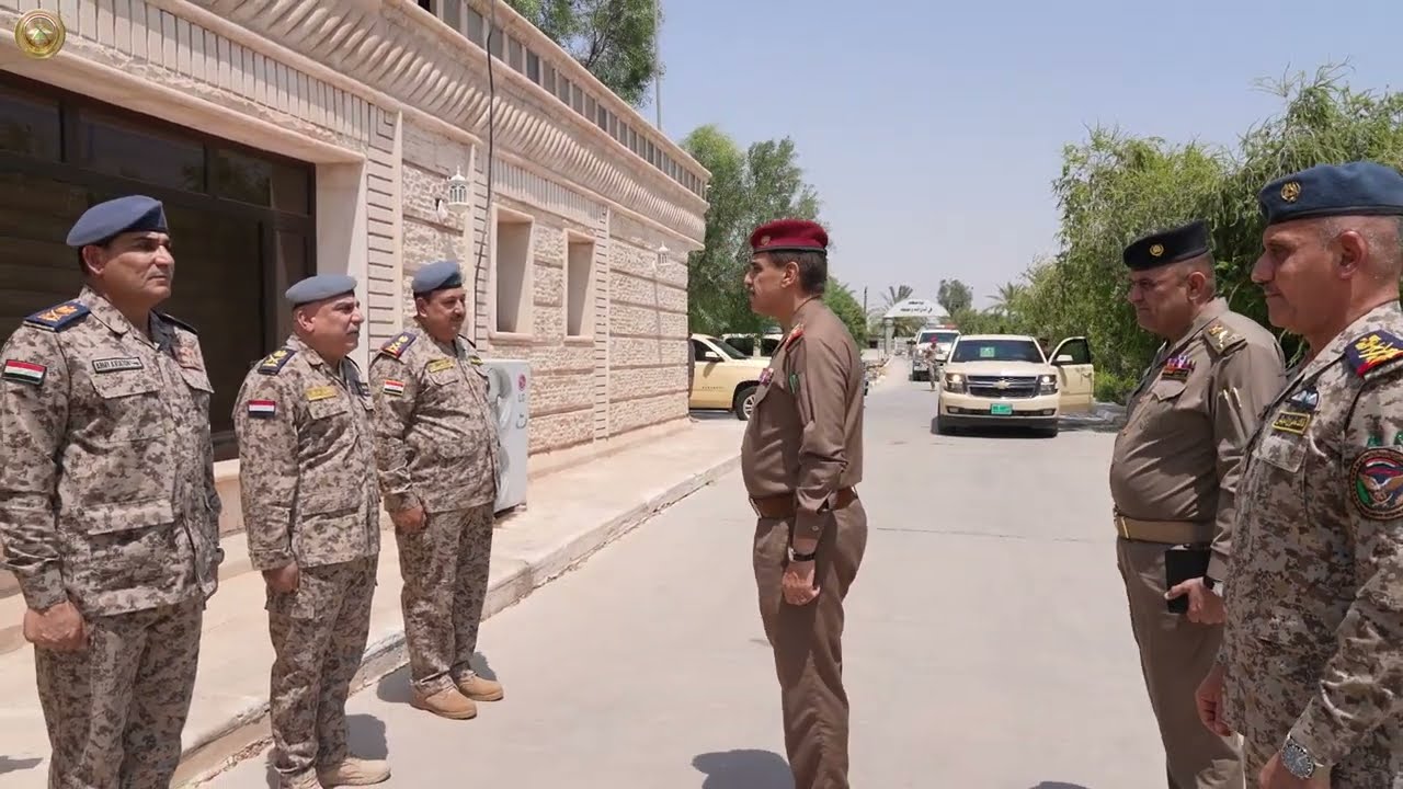 رئيس أركان الجيش يزور قيادة طيران الجيش ويحضر ايجاز الحركات الخاص بجاهزية مفاصلها