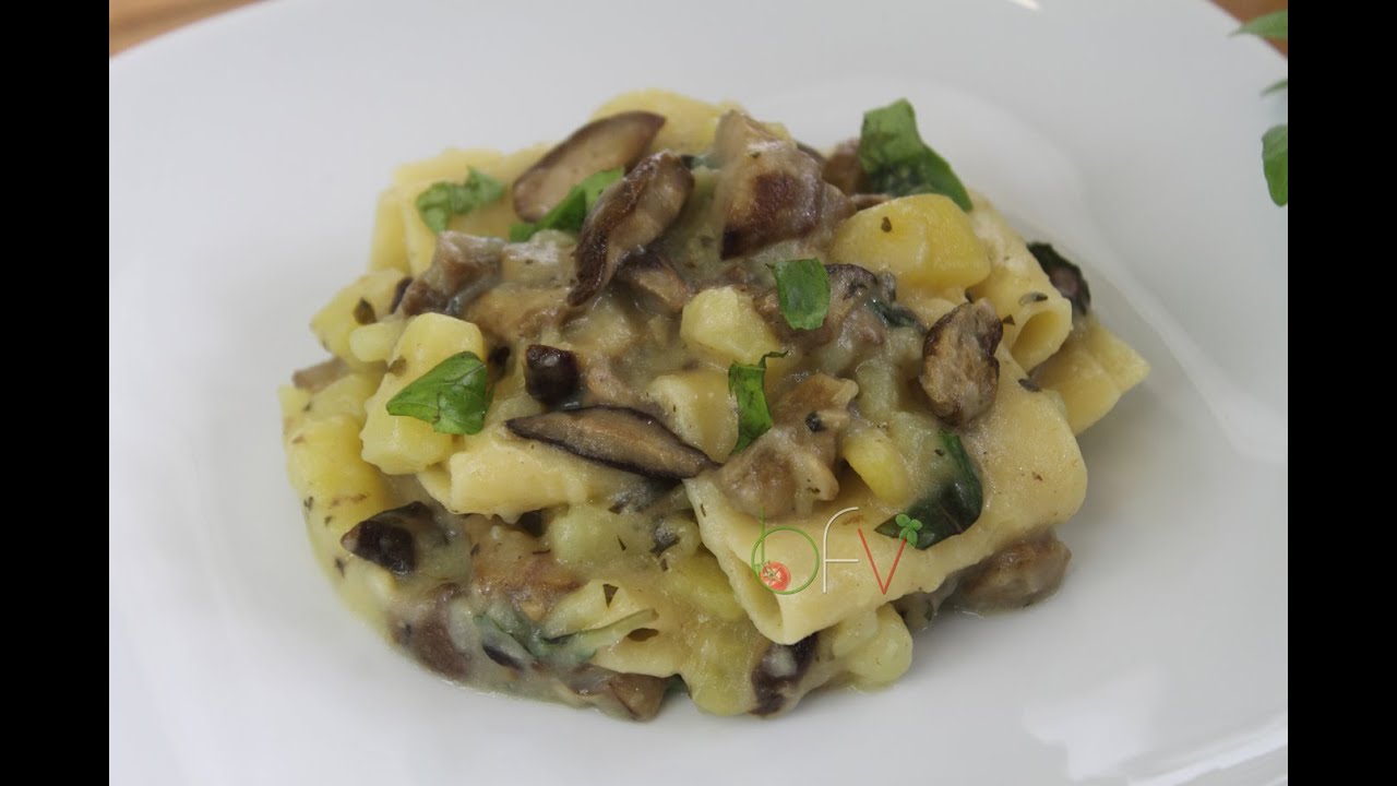 PASTA CON PATATE E FUNGHI PORCINI - Buono Facile Veloce