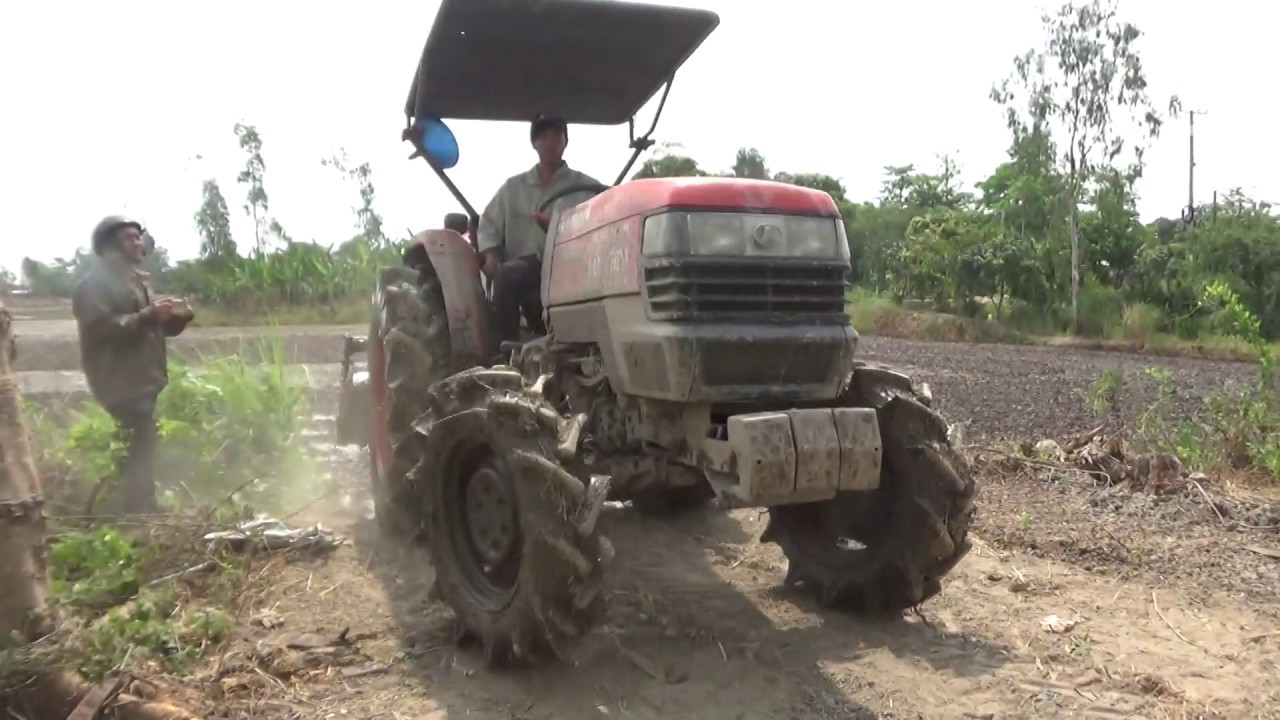 Tractor on high slopes raise gear phyllyppe1000 YouTube