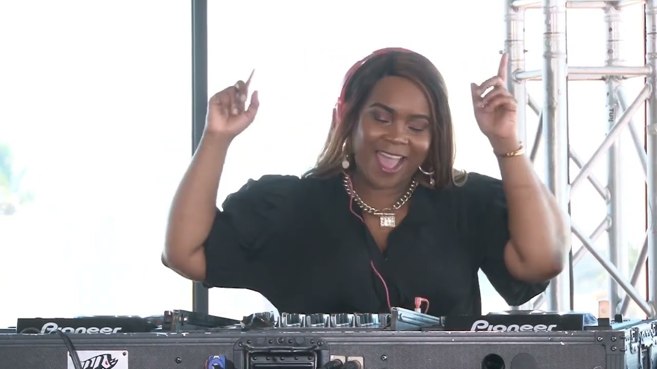 Dj C’ndo in the mix #Ezakithi