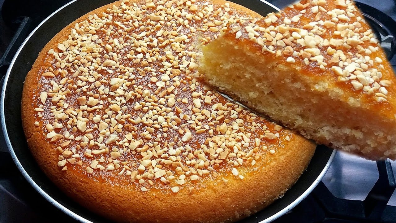 كيكة المقلاة بدون فرن بالماء وببيضة وحدة فقط بلا حليب ولا ياغورت جربيها  بعينيك مغمضين عمرها تحشمك😁