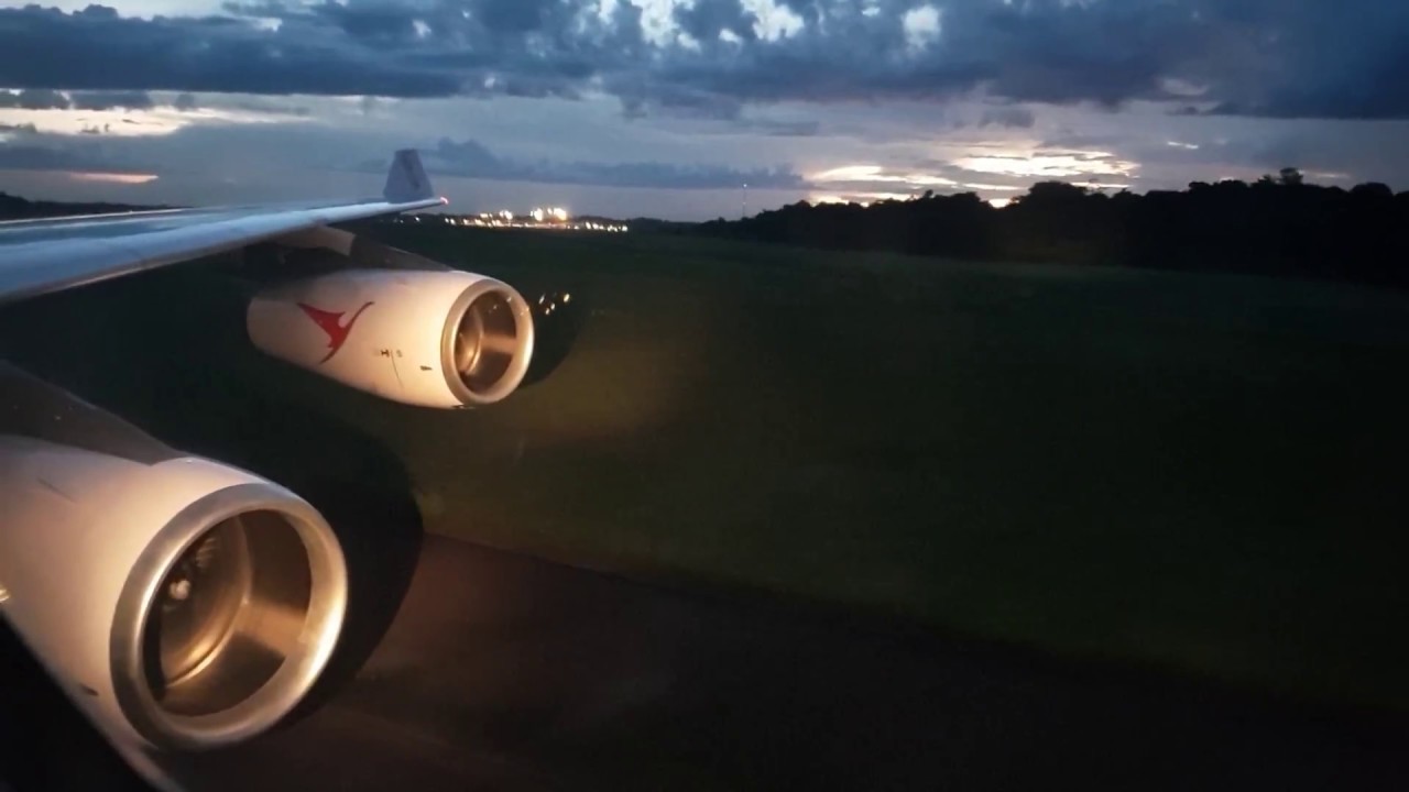 Surinam Airways A340-300 landing Paramaribo