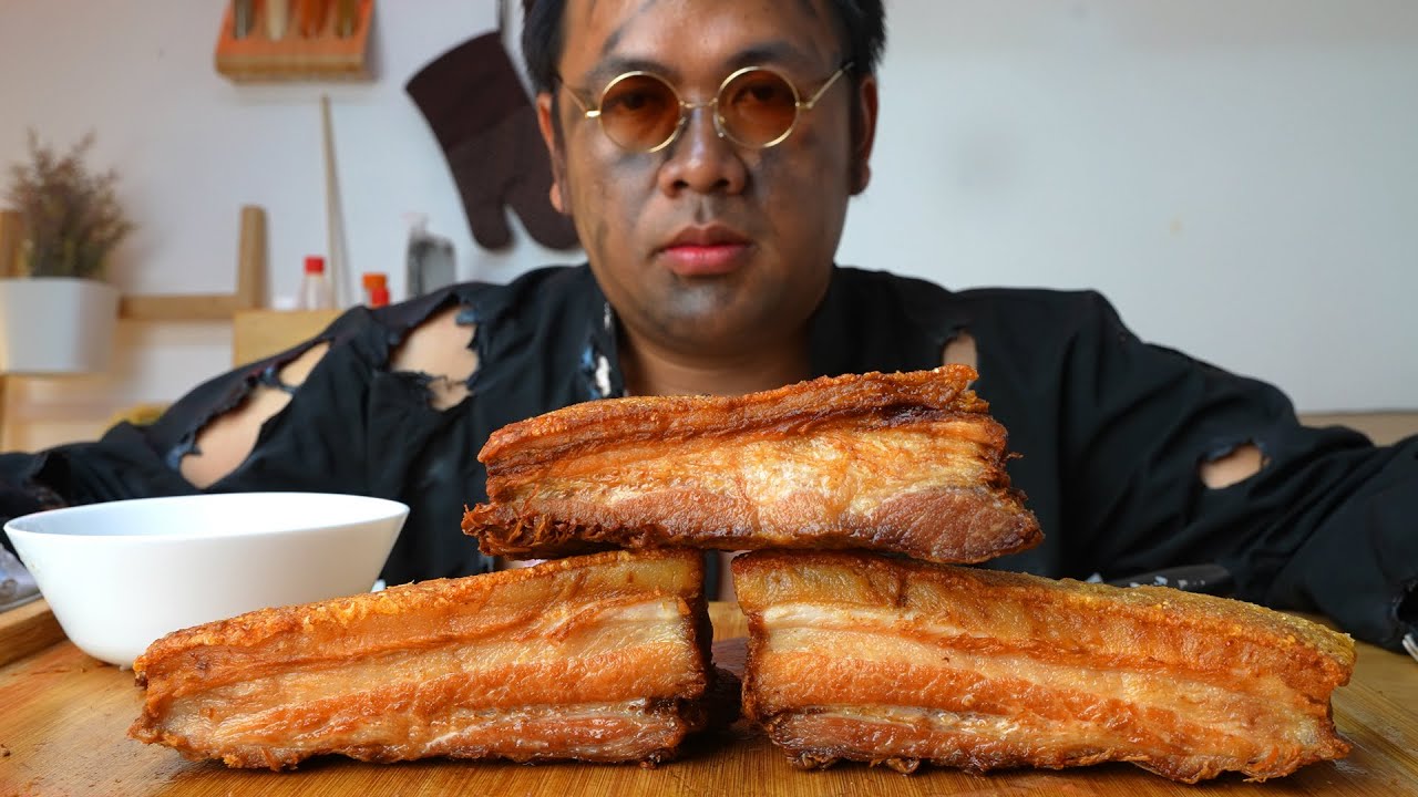 หมูกรอบเทพเมฆาอัคคี