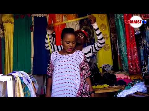 Video: Msichana Mchafu!: Maria Kravchenko Kutoka Kwa Mwanamke Wa Komedi Amevuliwa Nguo Kwa Ajili Ya Kupiga Sinema Ndani Ya Maji