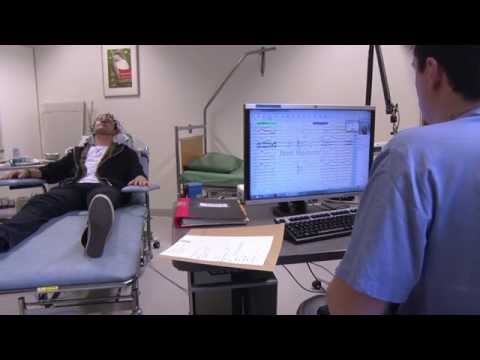 Video: Förutsäga Resultat Hos Patienter Med Måttlig Till Svår Traumatisk Hjärnskada Med Hjälp Av Elektroencefalografi