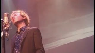View Beck Live Performance of 'Wave' at Barbican Centre, London