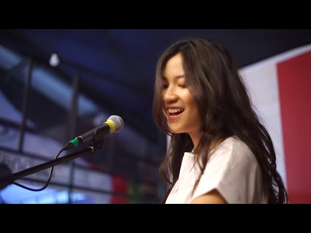 Danilla Riyadi - Senja Di Ambang Pilu ( Live  ) class=