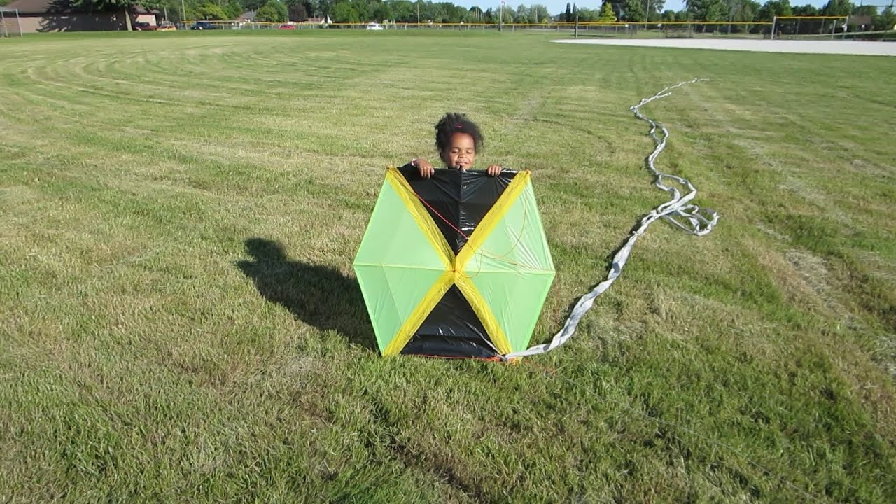 FLYING JAMAICAN KITE 🪁