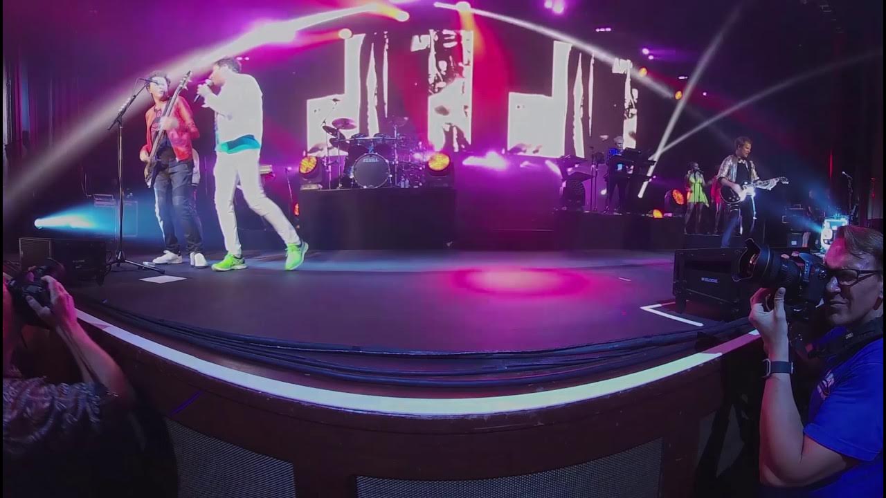 Duran Duran - Duran Duran - "Hungry Like the Wolf" 360 Degree Virtual Reality performance Duran Duran - Duran Duran - "Hungry Like the Wolf" 360 Degree Virtual Reality performance