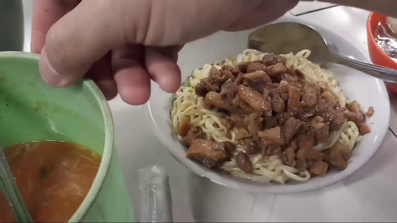 MURAH 13RB DAPAT PANGSIT REBUS DI MIE AYAM HALAL PAKDE DI ...