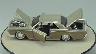 Lincoln Continental 1966 Custom Maisto 1:26 Lincoln Continental 1966 Custom Maisto 1:26
