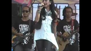 Semalam Di Malaysia Voc.Erni Dianita MONATA Live Pantenan Gresik 2015 By@udinUDF