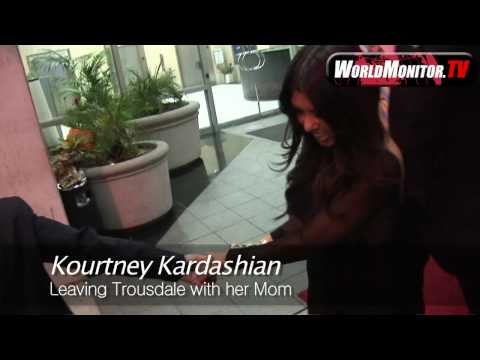 Kourtney Kardashian and Kris Jenner swarmed by Pap...