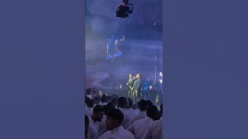 Thumbnail of גד אלבז מתארח במופע של משה קליין בבנייני האומה // צפו!