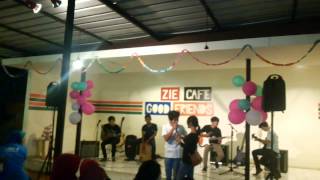 Download lagu SLIMBIO Tulus Teman Hidup Cover Zie Cafe SLIMBIO Tulus Teman Hidup Cover Zie Cafe