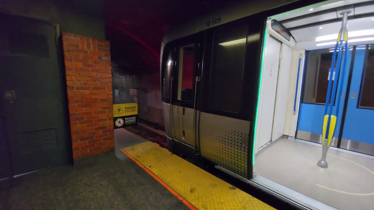 Metro ride from Bonaventure metro station 🟠 to Charlevoix metro station 🟢 on the Montreal Metro 🚇