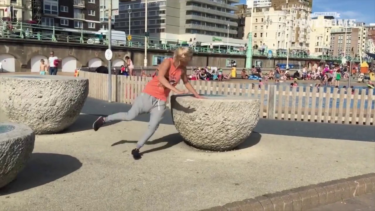 BEST PARKOUR & FREERUNNING 2016 PEOPLE ARE AWESOME