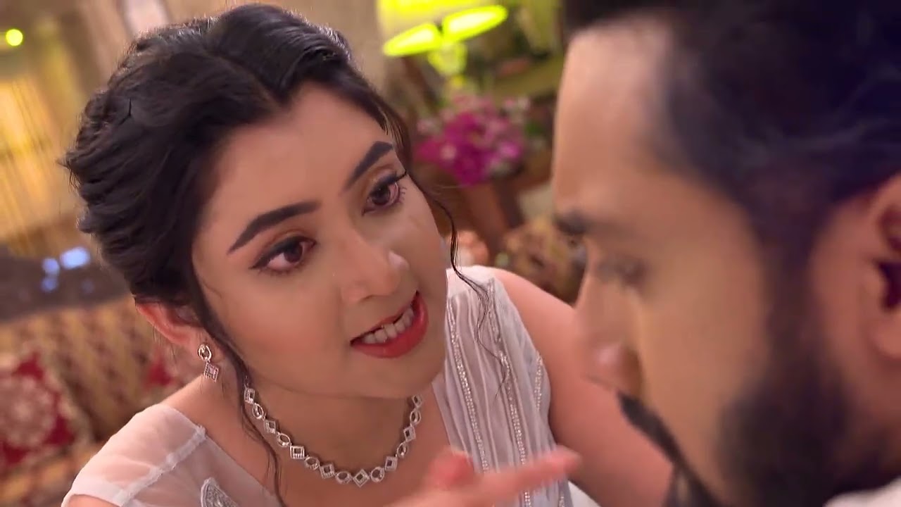 Jagadhatri - দুর্গাকে দেখে চমকে গেল মুখার্জী বাড়ির সকলে !