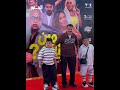 رانيا يوسف تتألق بإطلالة شبابية من العرض الخاص لفيلم "ابن مين فيهم"