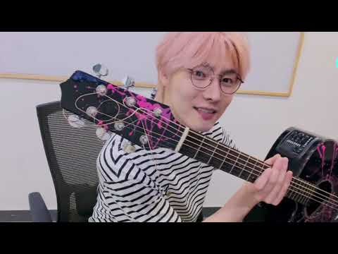 Yonghoon and Harin Sing Lost Stars on VLive (ft. pretty yongstar like yonghoon^^)