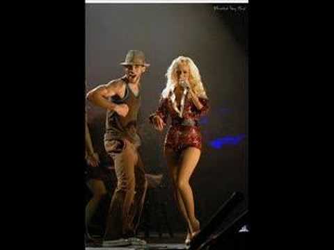 Christina Aguilera versus Fergie Black Eyed Peas