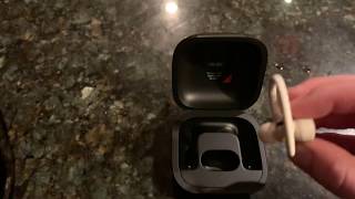 How to put the Power Beats Pro in the case