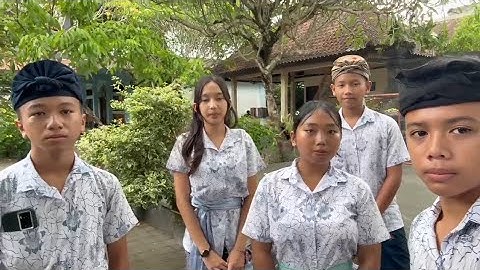 tugas vlog informatika kelompok 1 IXD "mengelilingi sekolah"