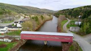 ST-RENÉ-DE-MATANE | Pont Francois-Gagnon vu des airs | Drone 4K (vers l'arrière)