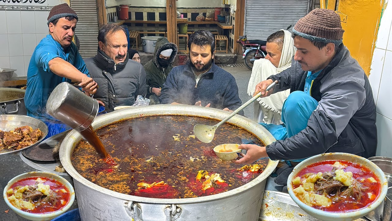 SPECIAL PESHAWARI SIRI PAYE RECIPE | 12 Hour Slow-Cooked Beef Paye | Heavy Breakfast In Pakistan