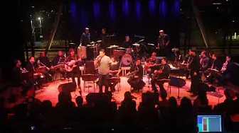 André Rio e Spok Frevo Orquestra, em Bimhuis ( Amsterdã ) interpretam Último Regresso André Rio e Spok Frevo Orquestra, em Bimhuis ( Amsterdã ) interpretam Último Regresso