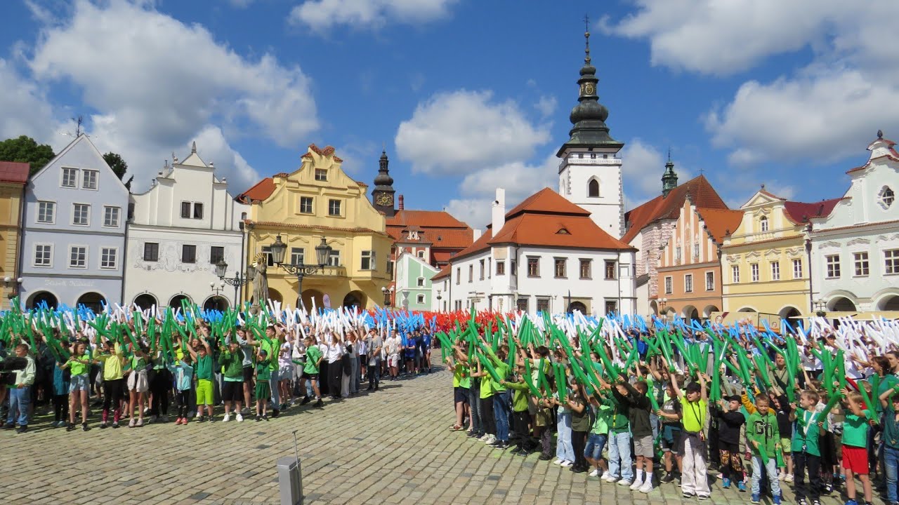 PELHŘIMOV: Obrovská tančící číslice 800 - Příprava